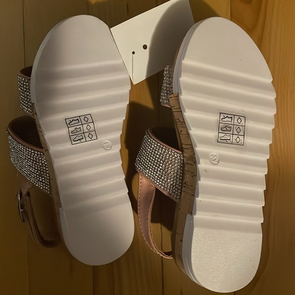 Glittery sandals for young girls - Picture 2 of 2